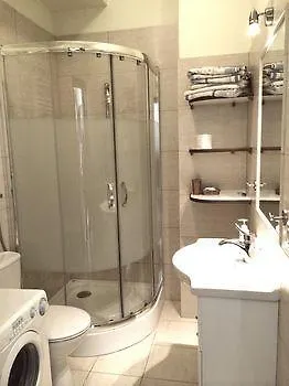 Hotel Apartament White Lions 3*