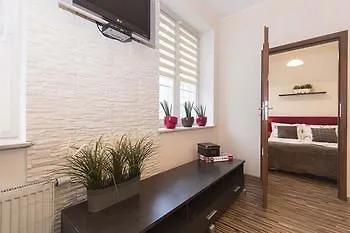 Hotel Apartament White Lions 3*