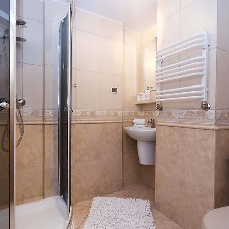 Hotel Apartament White Lions