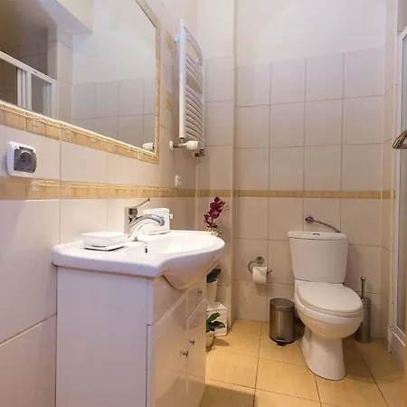 Apartament White Lions