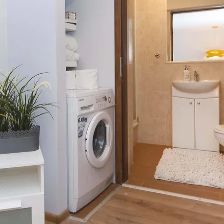 Hotel Apartament White Lions 3*