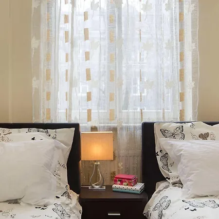 Hotel Apartament White Lions 3*