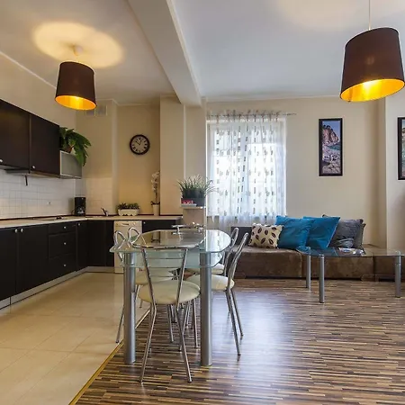 Apartament White Lions